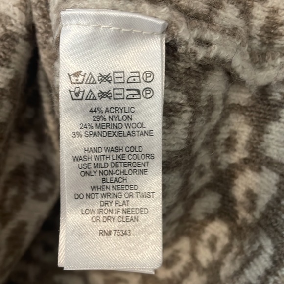 Snow leopard sweater - Picture 4 of 4